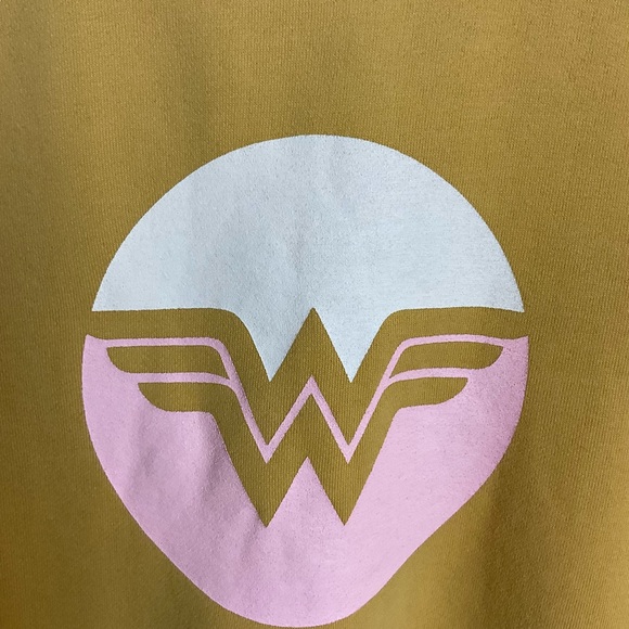 Junk Food Wonder Woman Graphic Sweatshirt Size Small‎ - Picture 5 of 6